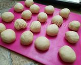 A picture of step 7 of Meat pocket buns.