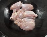Foto del paso 1 de la receta: Arroz con pollo y salsa de tomates en wok