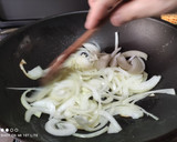 Foto del paso 2 de la receta: Calabacín salteado con cebolla (guarnición)