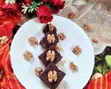 A picture of step 8 of Walnut chocolate Burfi.