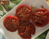 Foto del paso 3 de la receta: Tomate al horno, acompañamiento de primera!!!
