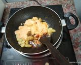 A picture of step 4 of Aloo Paneer Korma.