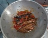 Foto langkah ke 5 dari resep Ikan Pindang Saus Sarden.