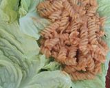 Foto del passaggio 4 della ricetta Verza capriccia al sugo di wiustell