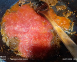 Foto del paso 4 de la receta: Rape en salsa con langostinos y sepia