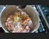A picture of step 1 of Chinioti Kunna Gosht.