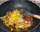Foto langkah ke 3 dari resep Telor Ceplok Saus Tiram.