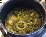 Une image de l'étape 3 de Salade de poivrons aux oignons et coriandre.