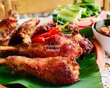 Foto langkah ke 7 dari resep Ayam Kampung Goreng Yummy Bumbu Kampung.
