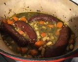 Une image de l'étape 14 de Saucisses de morteau aux haricots blancs,carottes et tomates séchées.
