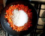 Foto del paso 2 de la receta: Arroz saborizado, mar y tierra