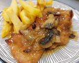 Foto del paso 3 de la receta: Escalopines de cerdo con salsa de Moscatel