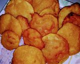 A picture of step 3 of Alu ke pakorey.