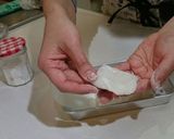 A picture of step 3 of Strawberry Daifuku－Japanese Cake with Sweet Bean Paste Filling.