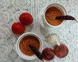 A picture of step 2 of Onion and tomato chattny.