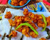 A picture of step 5 of Aloo pakoda.