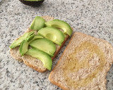 Foto del paso 1 de la receta: Sándwich de aguacate y queso fresco