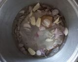 Foto langkah ke 2 dari resep Sayur bening: Wortel, Kol, Sawi Putih.