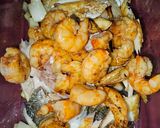 Foto del paso 4 de la receta: Saquitos de papel de arroz relleno de dorada y gambitas rojas