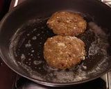 চিকেন বার্গার (Chicken burger recipe in bengali) রেসিপি ধাপ - 2 ছবি