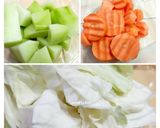 Foto langkah ke 1 dari resep Sayur Bening Labu Siam, Wortel & Kol.