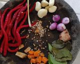 Foto langkah ke 3 dari resep Gulai daging dan kentang.