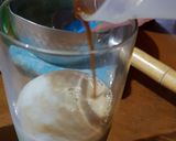 Foto langkah ke 5 dari resep Es Kopi Pandan.