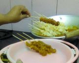 Foto langkah ke 4 dari resep Sate kikil bumbu kunyit (cungkring=khas Bogor).