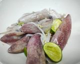 Foto langkah ke 1 dari resep Cumi Bawang Putih.