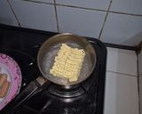 Foto langkah ke 2 dari resep Mie gulung sosis tanpa telur dengan parsley bubuk sederhana sat set cemilan anak.