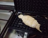 Foto langkah ke 8 dari resep Croffle (Croissant Waffle).