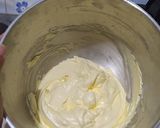 Foto langkah ke 3 dari resep Buttercream ala Chennie Zhang.