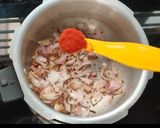 A picture of step 4 of Bhindi pyaz fry recipe.