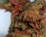 A picture of step 5 of Crispy palak k pakory.