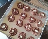 Foto langkah ke 4 dari resep Almond Choco Oatmeal Cookies.