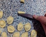 Foto del passaggio 2 della ricetta Orecchiette con le cime di rapa