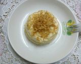 Hình bước làm 7 của món Bánh bông lan làm bằng chảo không dính, ăn với sốt trứng muối