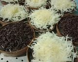 Foto langkah ke 5 dari resep Martabak Mini Pandan Tanpa Ragi.