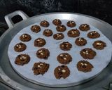 Foto langkah ke 7 dari resep Choco Cookies Chocolatos (takaran sendok, tanpa mixer dan oven).