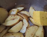 Foto langkah ke 5 dari resep Potato Wedges.