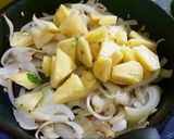 Hình bước làm 6 của món Mực xào dứa