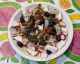 Foto del paso 2 de la receta Salpicón de verduras crudas con queso fresco, boquerones y aliño
