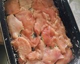Sajtos-tejszínes csirkemell zöldséges rizzsel, salátával recept fázis 5 fotója
