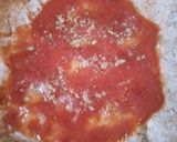Foto del paso 2 de la receta: Rapi pizza integral en la essen sin leudado (albahaca y tomate)