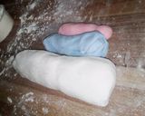 A picture of step 1 of Three Colors Marble Fondant.