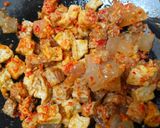 Foto langkah ke 4 dari resep Sambal Goreng Tahu Tempe Cecek.