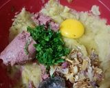 Foto langkah ke 3 dari resep Perkedel kentang kornet.