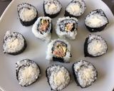 Une image de l'étape 5 de Maki thon avocat 🐟🥑 et fromage frais 🍣.