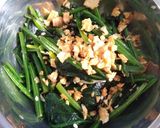 Foto langkah ke 3 dari resep Horenso Bawang Putih.