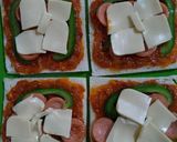 Foto langkah ke 3 dari resep Roti Pizza.